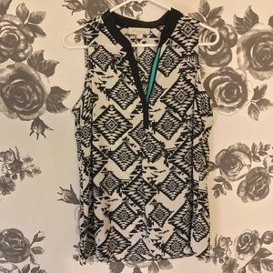 B&W Patterned Top